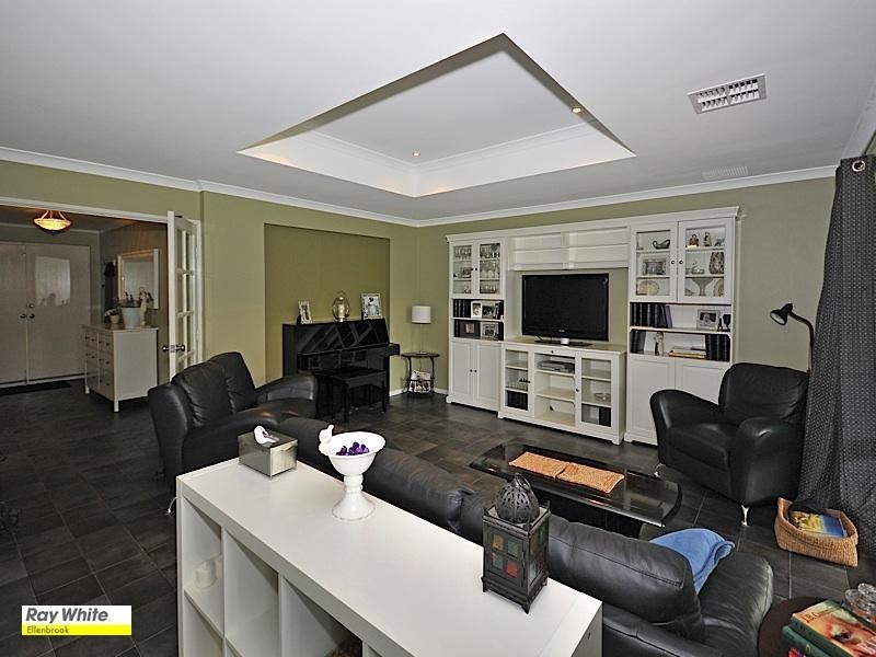 12 Turnberry Way, The Vines WA 6069