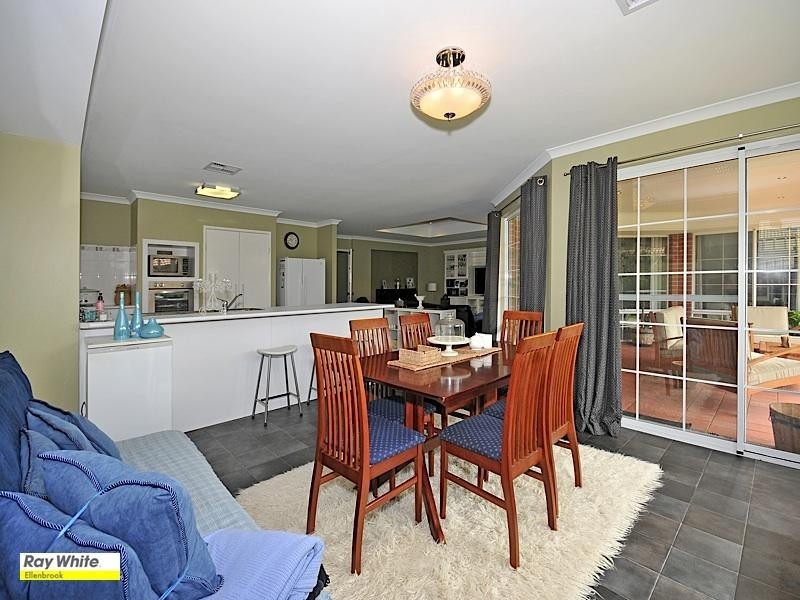 12 Turnberry Way, The Vines WA 6069