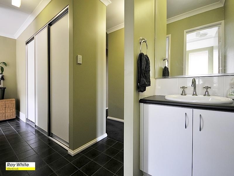 12 Turnberry Way, The Vines WA 6069