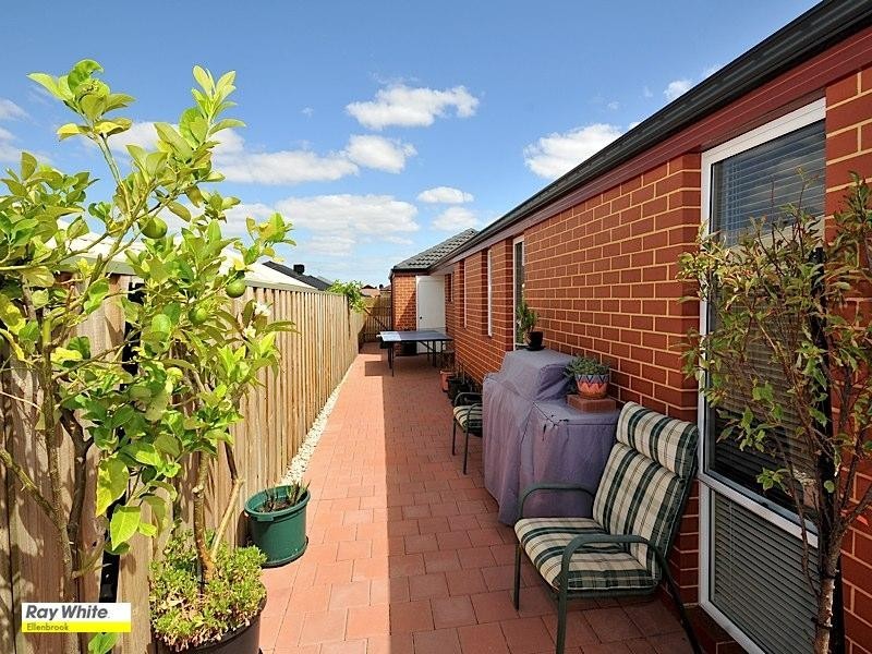 12 Turnberry Way, The Vines WA 6069