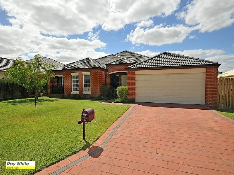 12 Turnberry Way, The Vines WA 6069