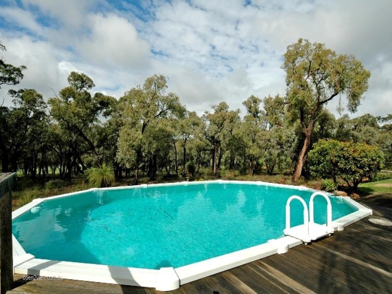 52 Hereford Way, Lower Chittering WA 6084