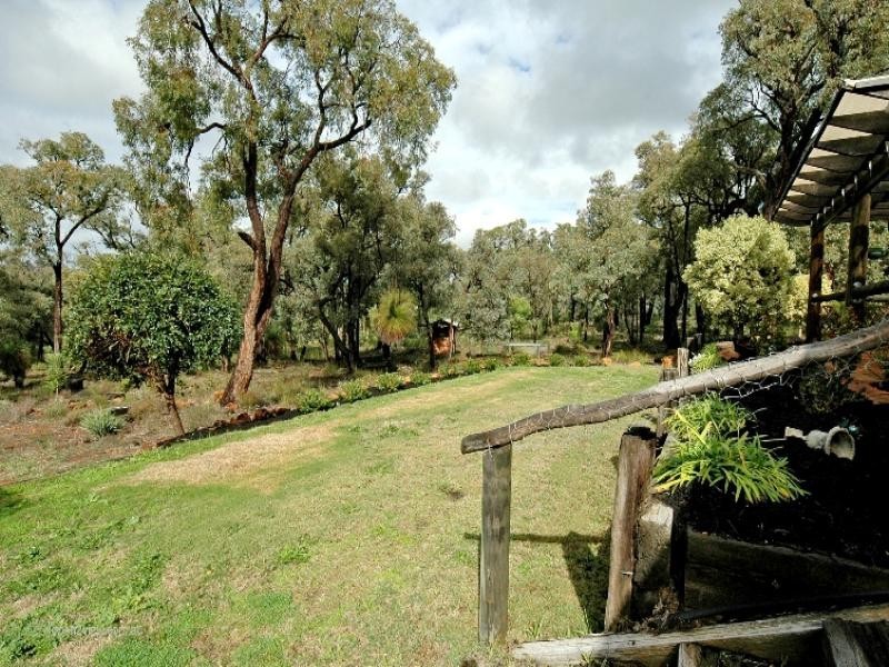 52 Hereford Way, Lower Chittering WA 6084