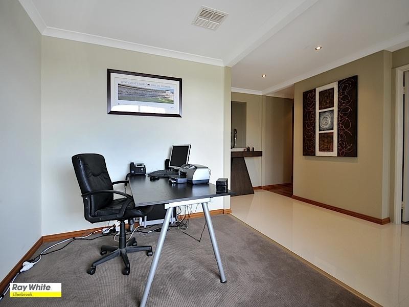 7 Saxon Link, Aveley WA 6069