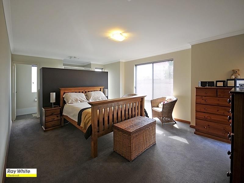 7 Saxon Link, Aveley WA 6069