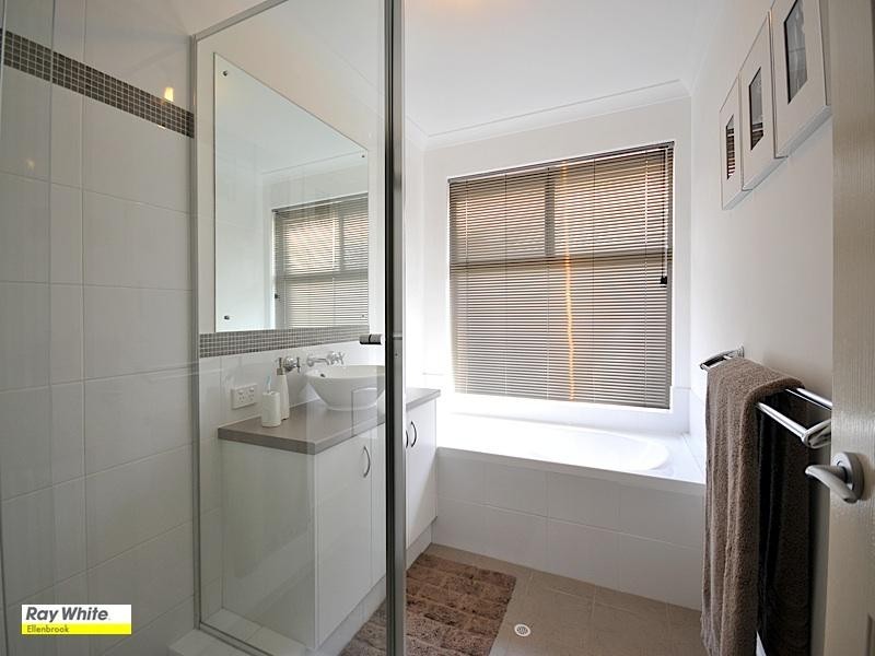 7 Saxon Link, Aveley WA 6069