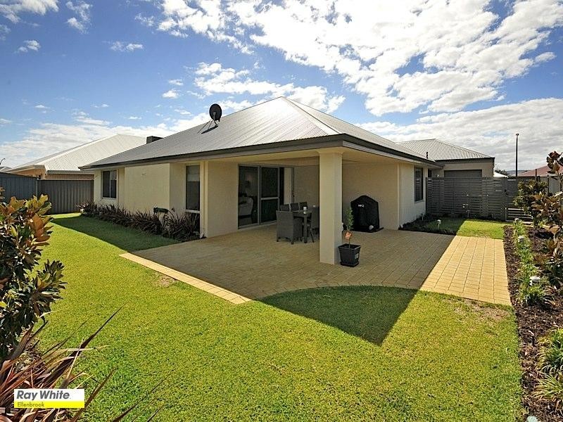 7 Saxon Link, Aveley WA 6069