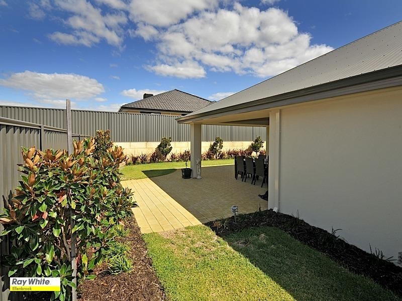 7 Saxon Link, Aveley WA 6069