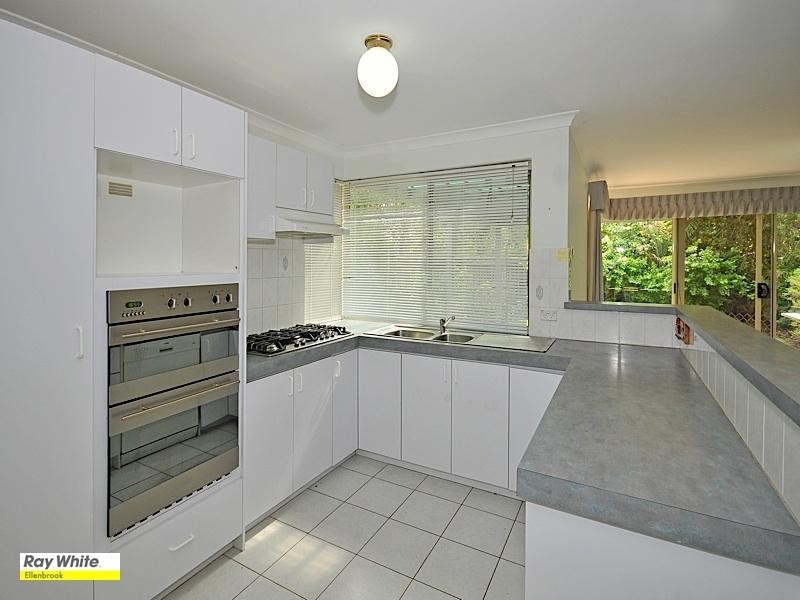 1 Ellenbrook Drive, The Vines WA 6069