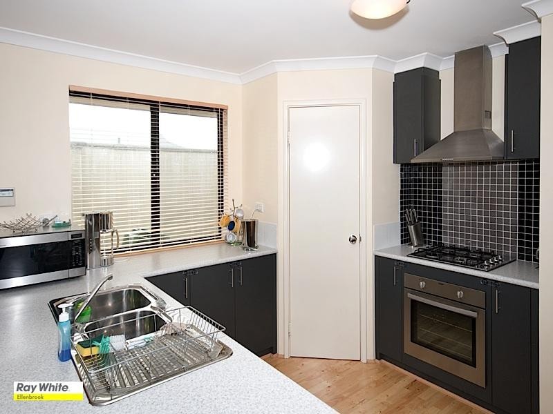 32 Birchmore Gardens, Ellenbrook WA 6069