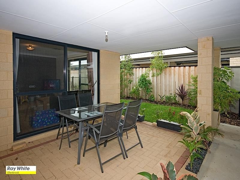 32 Birchmore Gardens, Ellenbrook WA 6069