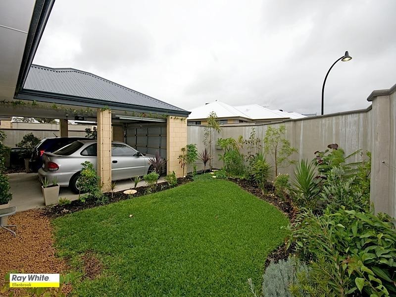 32 Birchmore Gardens, Ellenbrook WA 6069