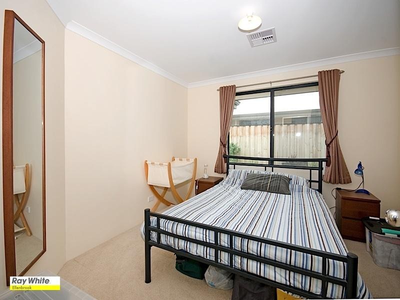 32 Birchmore Gardens, Ellenbrook WA 6069