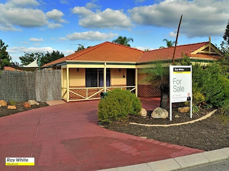 8 Beaufortia Crescent, Ellenbrook WA 6069