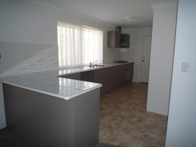 9 Redbank Drive, Ellenbrook WA 6069