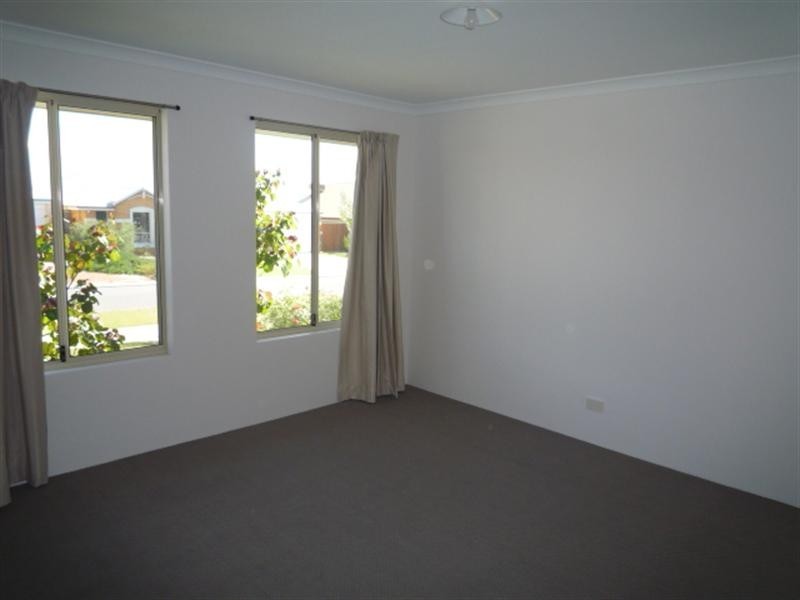 9 Redbank Drive, Ellenbrook WA 6069
