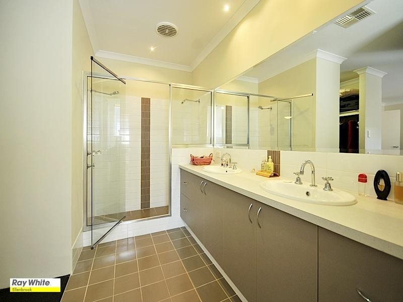 21 Nouveau Turn, Aveley WA 6069