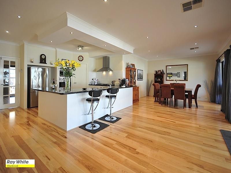 21 Nouveau Turn, Aveley WA 6069