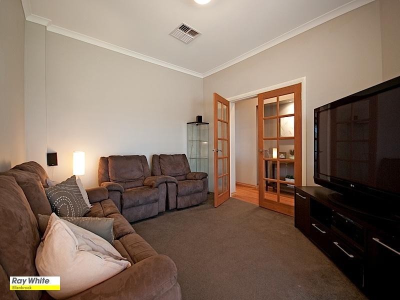 10 Heirisson Turn, Ellenbrook WA 6069