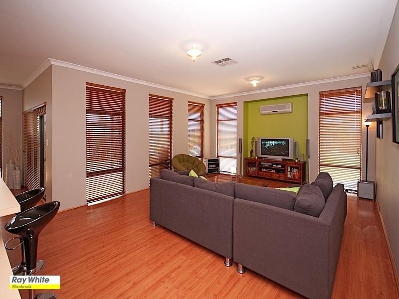 10 Heirisson Turn, Ellenbrook WA 6069