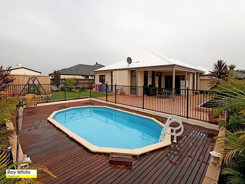 10 Heirisson Turn, Ellenbrook WA 6069