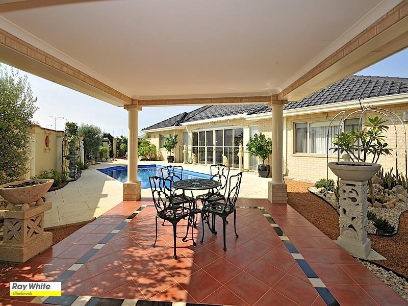 77 Fantail Crescent, Ellenbrook WA 6069