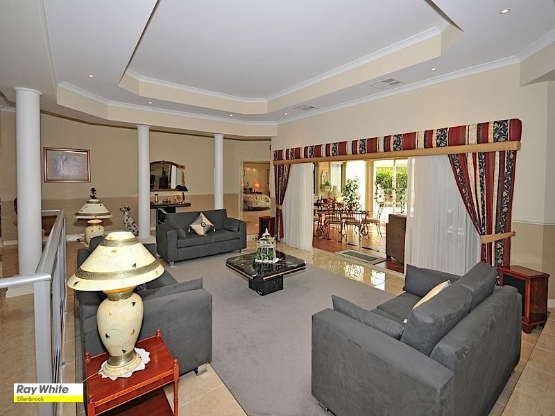 77 Fantail Crescent, Ellenbrook WA 6069