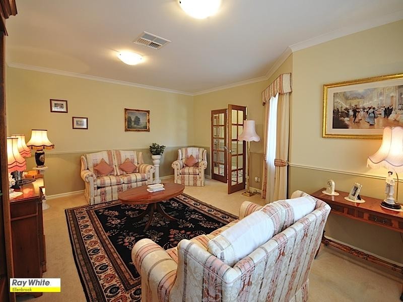 77 Fantail Crescent, Ellenbrook WA 6069