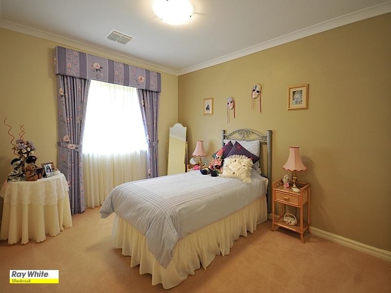 77 Fantail Crescent, Ellenbrook WA 6069