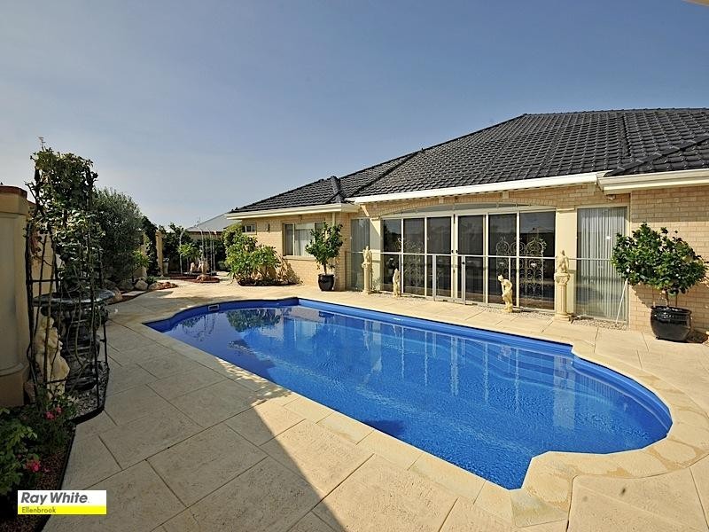 77 Fantail Crescent, Ellenbrook WA 6069