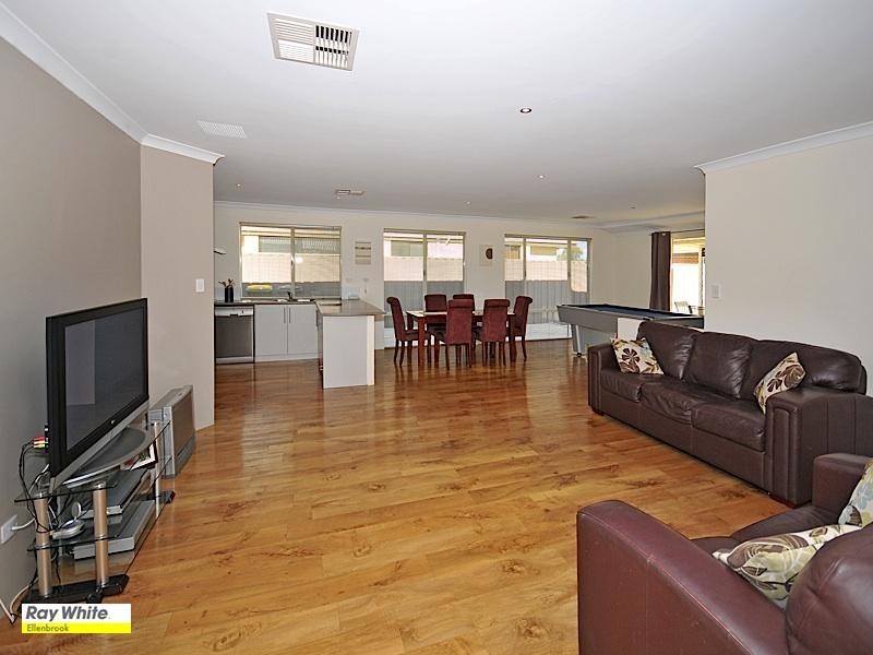 27 Addingham Drive, Ellenbrook WA 6069