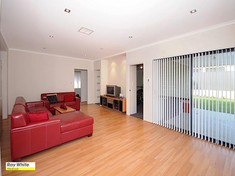 11 Minnow Fairway, Aveley WA 6069