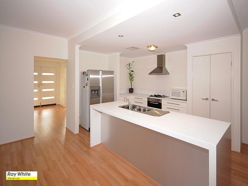 11 Minnow Fairway, Aveley WA 6069