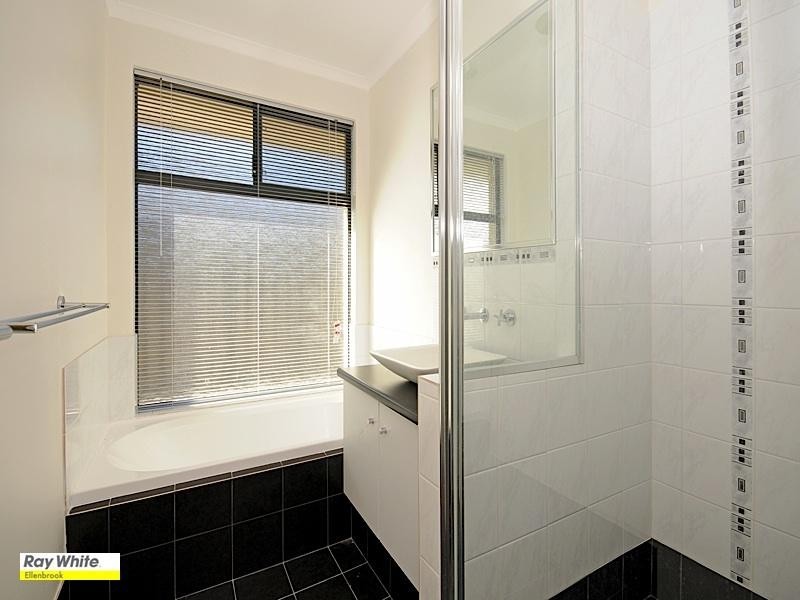 11 Minnow Fairway, Aveley WA 6069