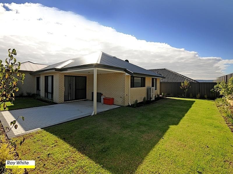 11 Minnow Fairway, Aveley WA 6069