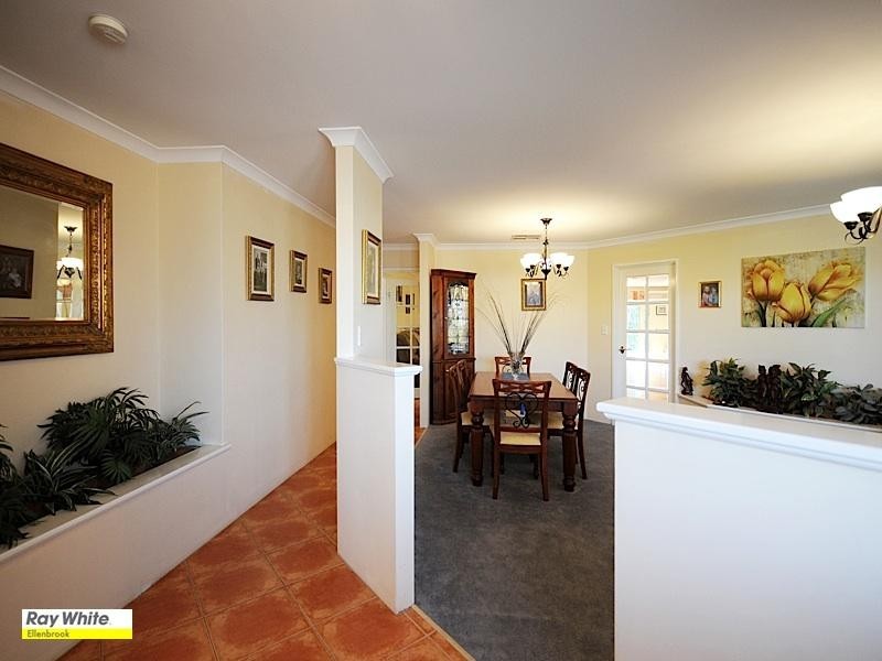 98 Sandown Circle, Henley Brook WA 6055