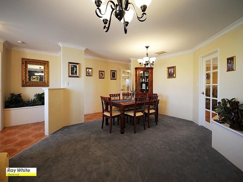 98 Sandown Circle, Henley Brook WA 6055