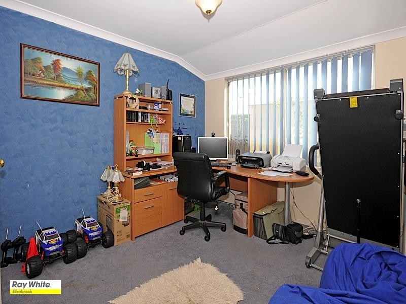 98 Sandown Circle, Henley Brook WA 6055