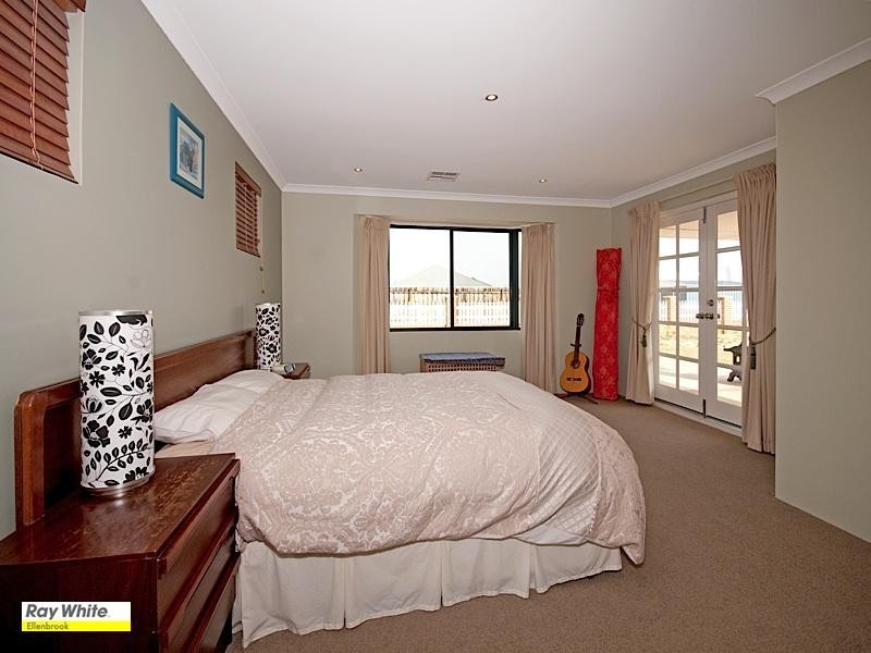 14 Rainsby Crescent, Ellenbrook WA 6069