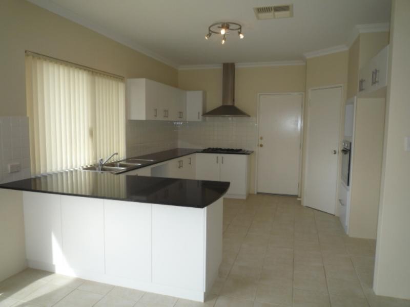24 Corich Pass, Aveley WA 6069