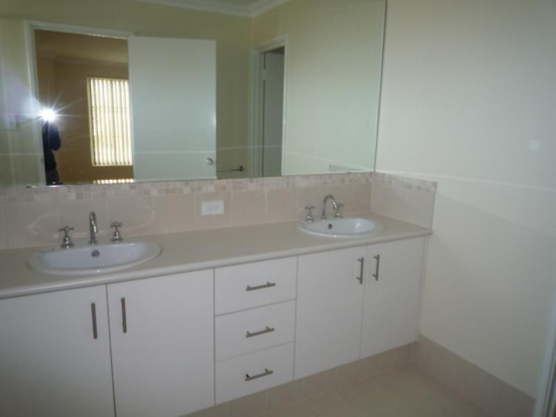 24 Corich Pass, Aveley WA 6069