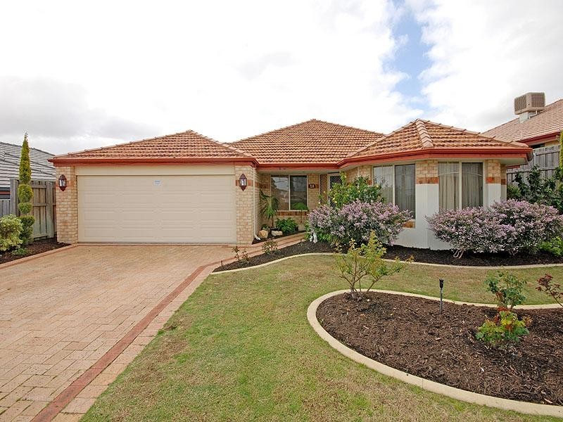 18 Rocklea Crescent, Ellenbrook WA 6069