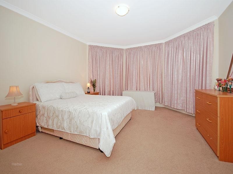 18 Rocklea Crescent, Ellenbrook WA 6069