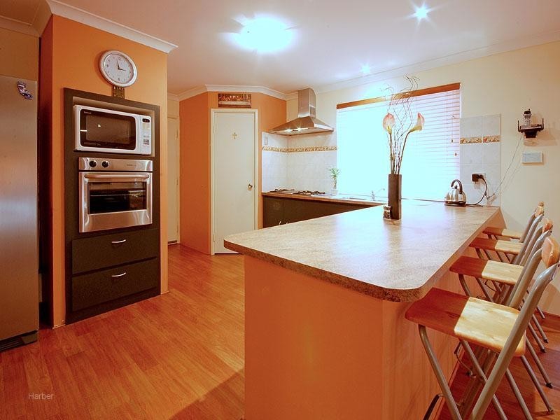 18 Rocklea Crescent, Ellenbrook WA 6069