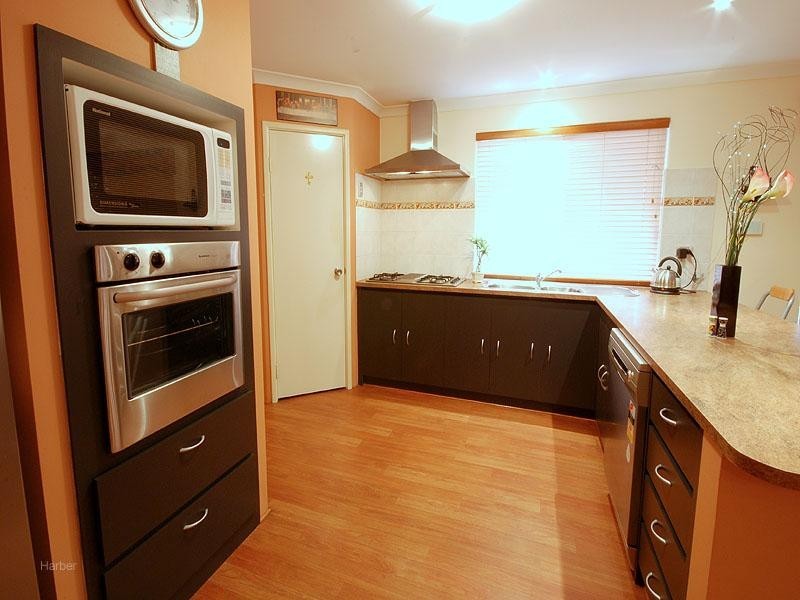 18 Rocklea Crescent, Ellenbrook WA 6069