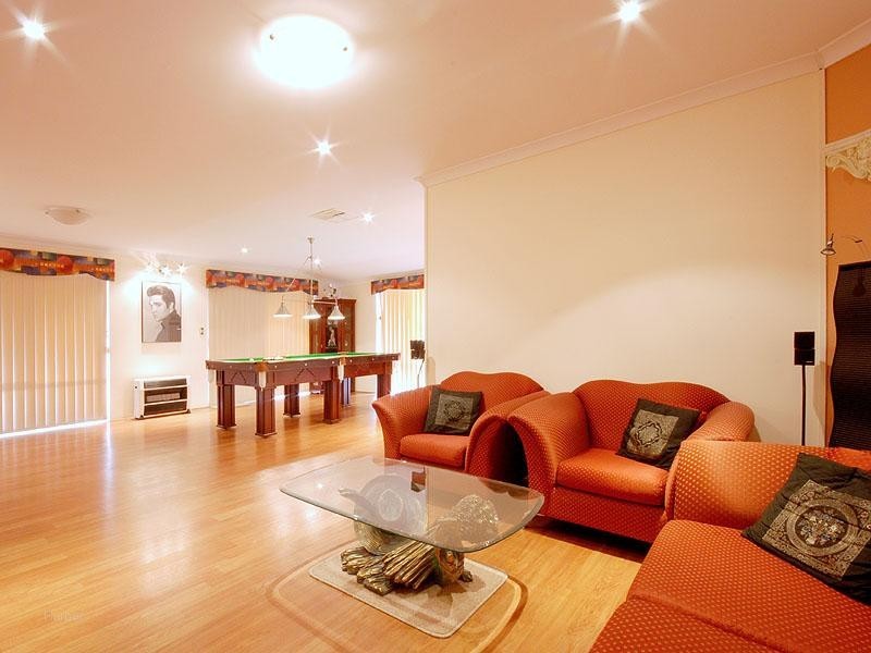 18 Rocklea Crescent, Ellenbrook WA 6069