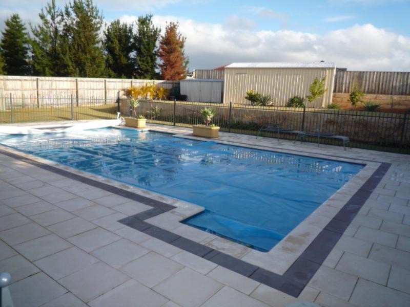 2 Crossland Avenue, Ellenbrook WA 6069