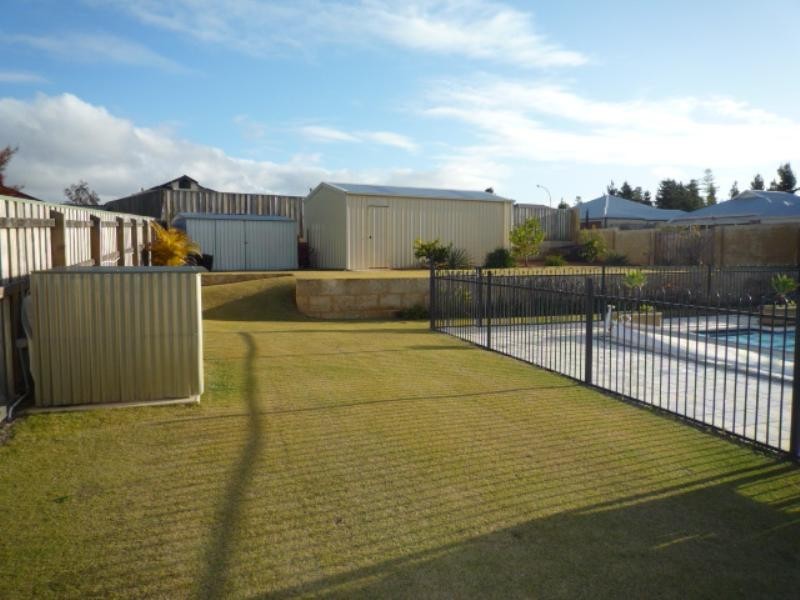 2 Crossland Avenue, Ellenbrook WA 6069