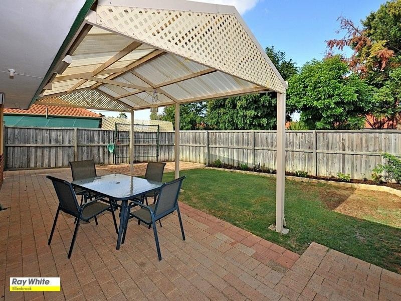 8 Beaufortia Crescent, Ellenbrook WA 6069