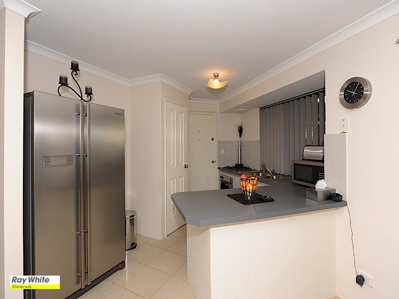 10 Mustang Drive, Henley Brook WA 6055